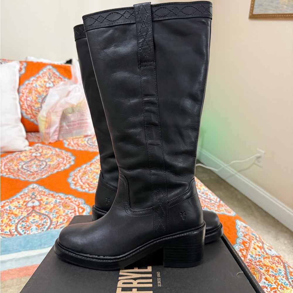 Frye Kate Pull On Boot “Wide Calf” - Picture 4 of 15
